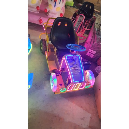 Ô tô điện bánh phát sáng