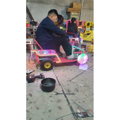 Ô tô điện bánh phát sáng